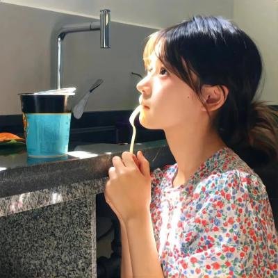 你是枕边穿堂风